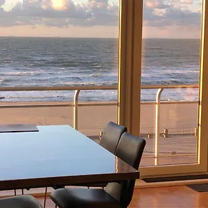 Royal Zeezicht Appartement